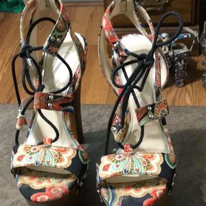 Multi colored platform sandal good condition